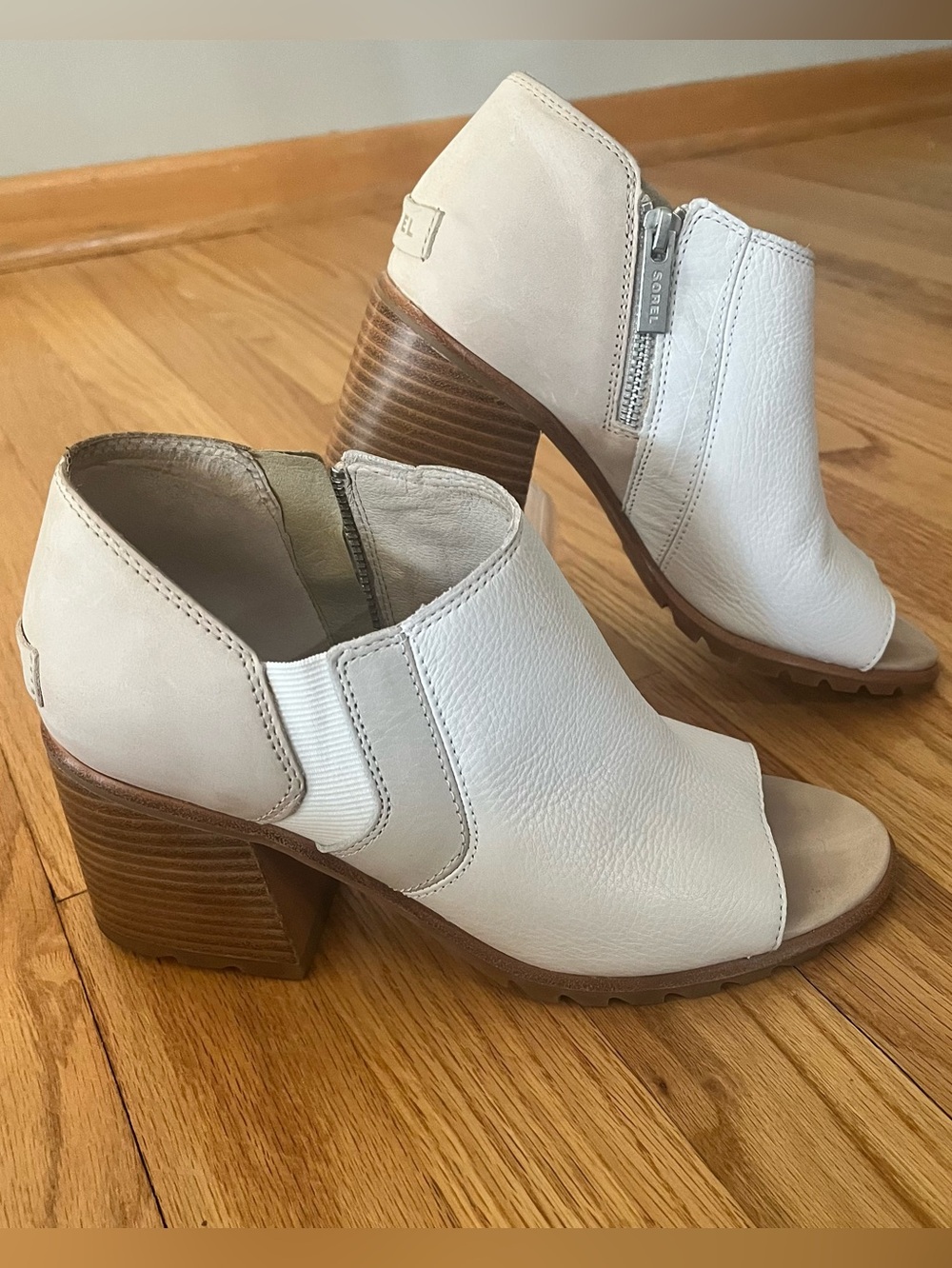 Sorel Nadia Ankle
Booties Block Heel Peep Toe Leather Ancient Fossil Size 7.5